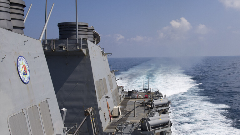 الجنرال ماكنزي: المدمرة الصاروخية “USS Cole” ستقوم بدوريات في مياه الإمارات