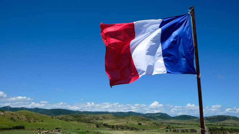 فرنسا: لا يمكن للاتحاد الأوروبي فرض حظر تام على واردات النفط والغاز الروسيين