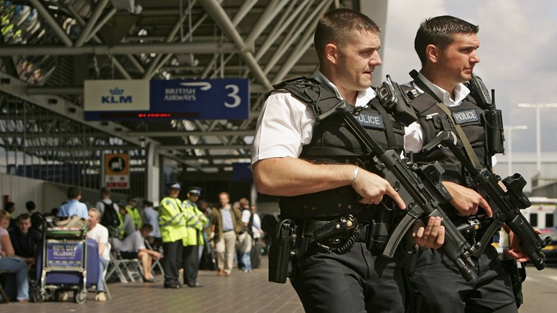 بريطانيا تعتقل أحد أعضاء خلية “البيتلز” التابعة لـ”داعش”