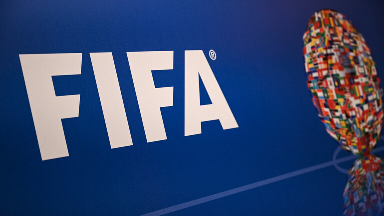 “فيفا” يعلق عضوية الاتحاد الهندي لكرة القدم