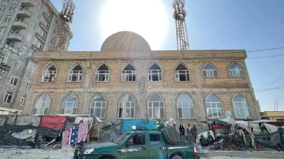 10 شهداء وعشرات الجرحى بينهم أطفال في تفجير مسجد في كابول